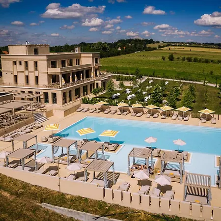 Hyde Hill Kosmaj Hotel